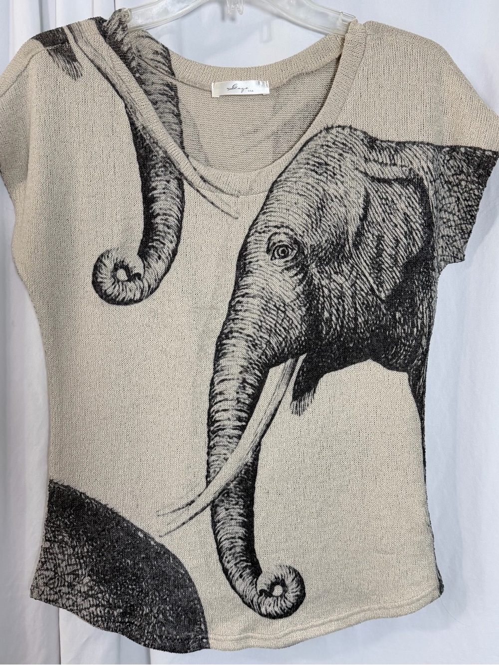 Gaze Elephant Print Short Sleeve Sweater Top in Beige and Black